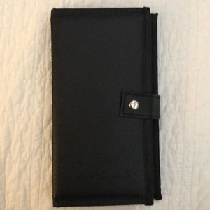 Crown Makeup brushes